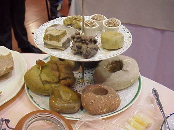 Bộ sưu tập bánh ngọt làm từ đá.