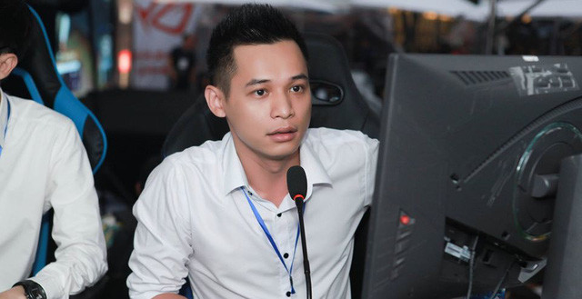 Là một trong số những streamer sở hữu lượng fan đông đảo nhất Việt Nam, Độ Mixi có sức ảnh hưởng rất lớn đến cộng đồng game thủ Việt Nam lẫn mạng xã hội. Anh thường xuyên gặp phải tình trạng bị làm phiền tại nhà riêng, chịu khá nhiều phiền toái ngoài ý muốn trong công việc cũng như cuộc sống cá nhân.