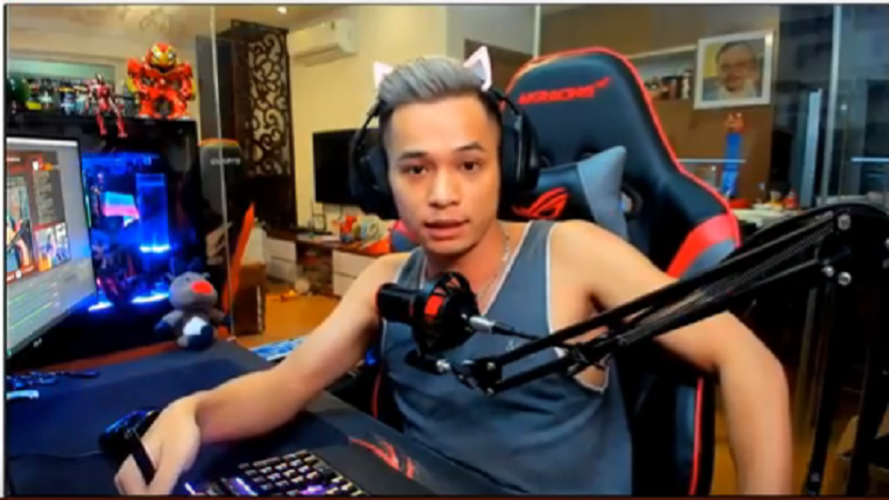 Chưa đầy 1h sau, kẻ nặc danh đã trả lời lại, với giọng điệu sám hối khác hẳn lúc trước. Hắn bày tỏ sự hối hận và mong Độ Mixi rút đơn tố cáo gửi đến cơ quan chức năng.