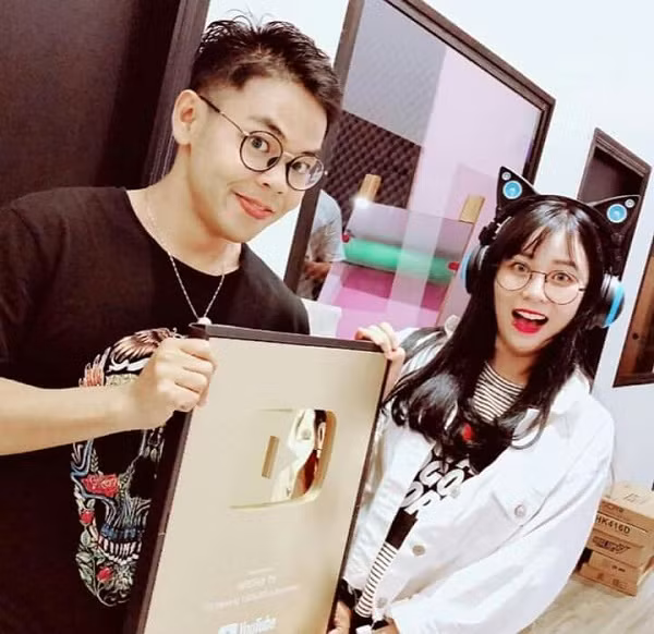 Những video trên kênh Youtube của MisThy không chỉ là stream game mà còn là chia sẻ về cuộc sống thường ngày, thử thách vui nhộn hay video reaction,...