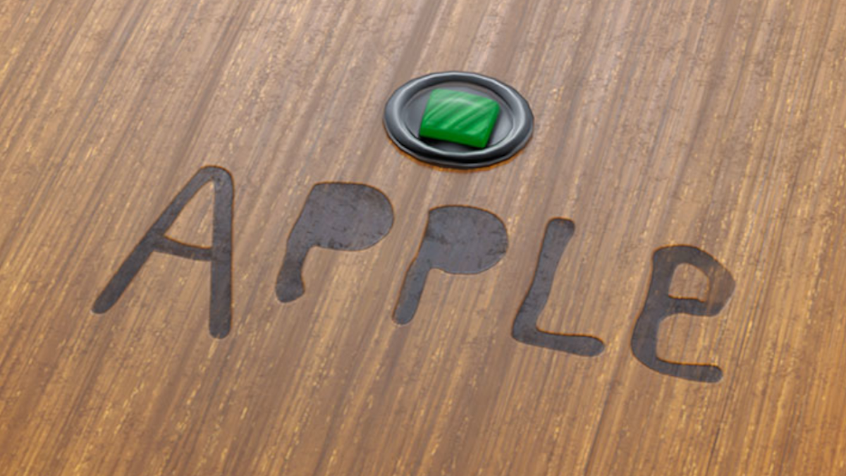 Tất nhiên tất cả đều đi kèm với mặt lưng bằng gỗ tự nhiên, logo Apple được viết tay và một mảnh nhỏ bo mạch chủ của Apple I.