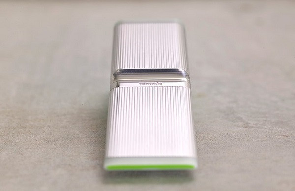 Những nhà sản xuất smartphone đang dần hướng đến các sản phẩm công nghệ làm từ vật liệu tái chế, trong số đó không thể không nhắc đến Nokia. Tiên phong cho xu hướng này, Nokia từng cho ra mắt một chiếc điện thoại được làm từ lon nhôm, chai nhựa và lốp xe cũ vào năm 2008.