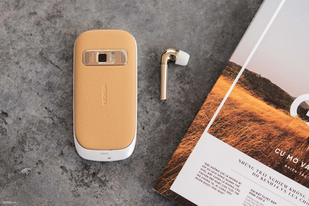 Mặt lưng da sang chảnh nhưng vẫn mềm, mịn.