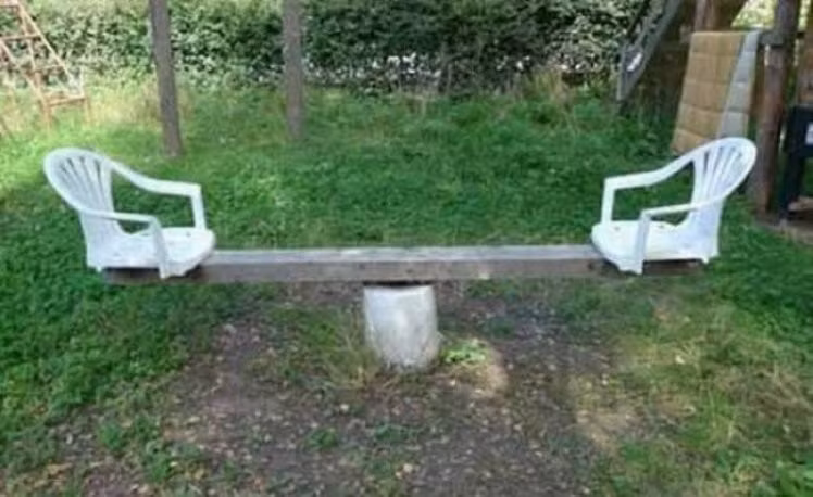 Bập bênh tự chế siêu độc đáo. Thợ hàn trở nên nổi tiếng vì những phát minh nhảm nhí | VTC14