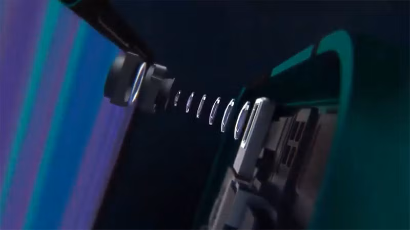 ''Việc chuẩn bị ra mắt Aris series cùng công nghệ đột phá camera ẩn dưới màn hình là kết quả từ hàng ngàn giờ làm việc, nghiên cứu tìm tòi của các kĩ sư Vsmart'', đại diện Vsmart khẳng định.