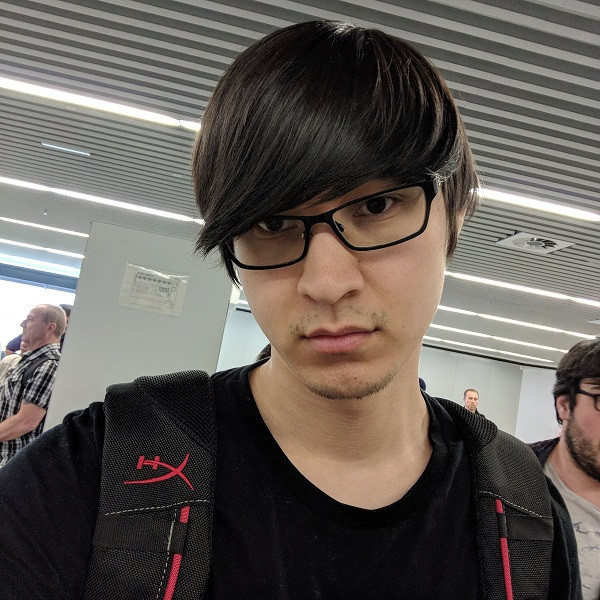 Maxwell Bateman bị Krystlin Luna – nữ streamer có tiếng trên Twitch tố cáo về hành động quấy rối tình dục. Rất nhanh chóng, Andy Miller - CEO của đội tuyển NRG Esports đã đưa ra hình phạt đầu tiên dành cho Maxwell khi thông báo sa thải chính thức game thủ này.