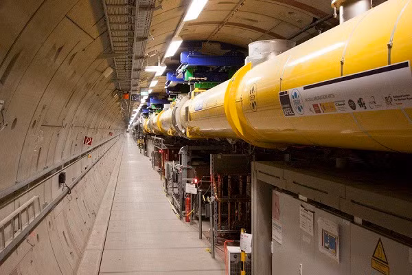 Ngoài ra, nó cũng có thể làm nhiệm vụ như một trạm trinh sát và thông tin. Dự án này đã được thử nghiệm nhiều lần và kết quả hứa hẹn về những thành công trong tương lai.