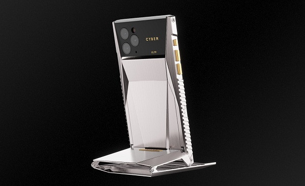 Sẽ có 3 phiên bản được bán ra bao gồm: Cyberphone Lite, Cyberphone và Cyberphone Billionaire với mức giá lần lượt là 6.910 USD (khoảng 160 triệu đồng), 7.680 USD (khoảng 178 triệu đồng) và 19.990 USD (khoảng 464 triệu đồng).