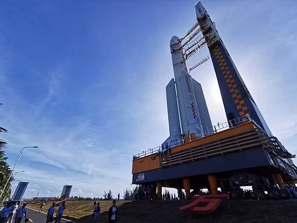 Trước đó, vào hồi tháng 5 tên lửa này đã được đưa đến Trung tâm phóng vũ trụ Văn Xương hồi tháng 5.