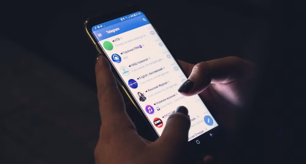 Đối với người dùng smartphone, để giảm thiểu tối đa việc nhận những tin nhắn không mong muốn này có thể tham khảo một số cách sau.