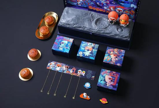 Trong khi Sogou lại đưa khái niệm AI vào hộp quà Trung thu thế này. Nó đại diện cho sự khám phá chuyên sâu và không gian phát triển không giới hạn của Sogou trong lĩnh vực công nghệ và ứng dụng AI.