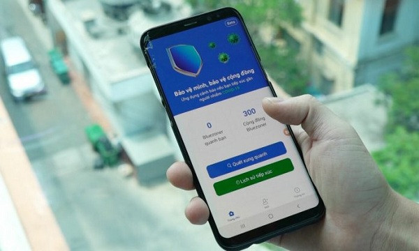 Theo đó, Bluezone là giải pháp ứng dụng công nghệ định vị Bluetooth năng lượng thấp BLE (Bluetooth low energy) ngay trên smartphone. Ứng dụng được gọi là "khẩu trang điện tử'' giúp khoanh vùng chính xác những người tiếp xúc, hạn chế những người cần phải đi cách ly, thay vì phải cách ly hàng nghìn người khi phát hiện 1 ca nhiễm bệnh.