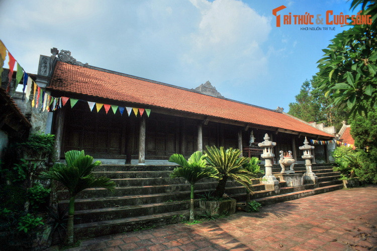  2. Hà Nam (860,5 km2). Nổi tiếng là mảnh đất địa linh nhân kiệt, Hà Nam có nhiều danh lam thắng cảnh, di tích lịch sử và làng nghề truyền thống. Đây là nơi trống đồng Ngọc Lũ – dấu ấn thời kỳ phát triển rực rỡ nhất của nền văn minh Đông Sơn - được phát hiện. Ảnh: Chùa Long Đọi Sơn ở Duy Tiên, Hà Nam.