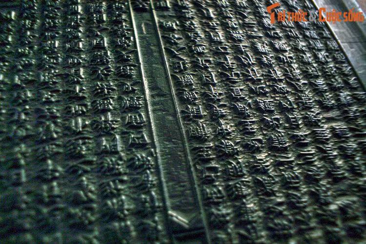 Mộc bản khắc in những tác phẩm thơ văn của Tuy Lý vương. Văn của Tuy Lý vương thường đề cập đến vấn đề đạo đức, luân lý. Thơ ông phần nhiều nói lên cảm xúc trước thiên nhiên, đối với người thân và bạn bè. Một số là những bài thơ thù tạc hoặc nói về sinh hoạt nhàn nhã của giới quý tộc.