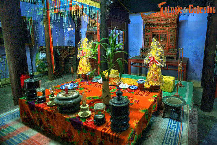 Về thơ Nôm của Tuy Lý vương, ngoài những bài xướng họa với các danh sĩ đương thời, hiện còn truyền lại các tác phẩm "Nữ phạm diễn nghĩa từ", "Nghinh tường khúc" và "Hòa lạc ca" (làm chung với anh là Miên Thẩm và em là Miên Bửu).