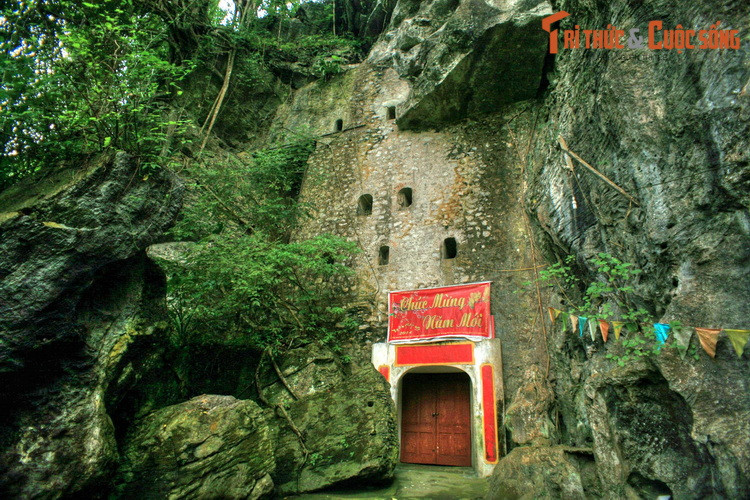 Cũng theo cuộc Tổng điều tra dân số năm 2019, tỉnh có dân số thấp nhất Việt Nam là Bắc Kạn, với 313.905 người. Quy mô dân số của tỉnh Bắc Kạn tương đương với quận 7 của TP HCM. Ảnh: Chùa Thạch Long ở huyện Chợ Mới, Bắc Kạn.