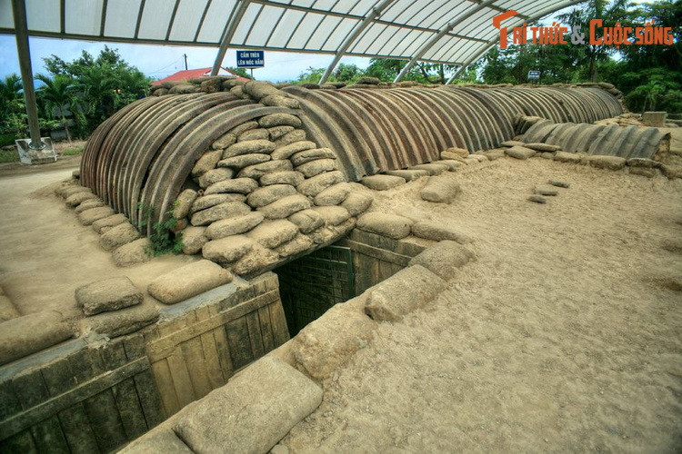  6. Điện Biên (598.856 người). Là địa phương diễn ra chiến dịch Điện Biên Phủ 1954, tỉnh Điện Biên mời gọi du khách khám phá các di tích gắn với chiến thắng năm xưa như đồi A1, hầm de Castries, Sở chỉ huy Mường Phăng... Đây cũng là nơi lý tưởng để ngoạn cảnh và khám phá đời sống đồng bảo dân tộc. Ảnh: Hầm tướng de Castries, TP Điện Biên Phủ.