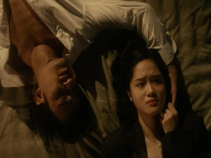 Trong Đào, phở và piano, Thùy Linh vào vai cô tiểu thư Hà thành yêu một anh tự vệ (Doãn Quốc Đam). Ảnh: Dân Việt.