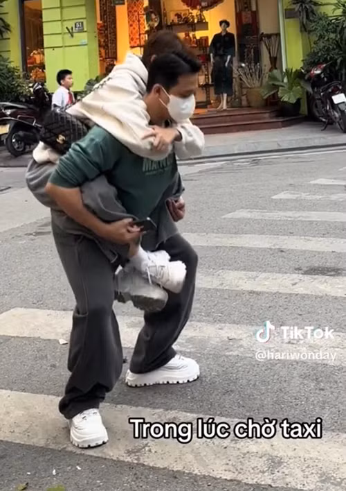 "Chồng mình tròn lên nên mình bắt tập thể dục. Vừa giảm cân, vừa được yêu", Hari Won chia sẻ. Ảnh: Saostar.