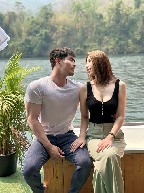 Nathayada đang hẹn hò. Mối tình này đã kéo dài được 6 năm.