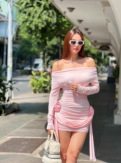 Trùng hợp, khi Khánh My tiết lộ từng được Trường Giang tán tỉnh, bộ phim của cô ra mắt. Chính vì vậy, một số cư dân mạng nghi ngờ Khánh My dựa hơi Trường Giang. Trước những ý kiến trái chiều, Khánh My cho biết, cô không cần đu bám ai để nổi tiếng. Ảnh: FBNV.