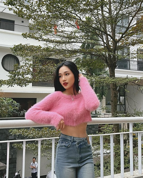 Theo Sinh Viên Việt Nam, Diệu Thúy sinh năm 2001, đến từ Thanh Hóa.