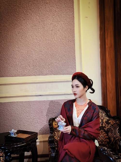 Tạo hình xinh đẹp của Diệu Thúy trên màn ảnh.