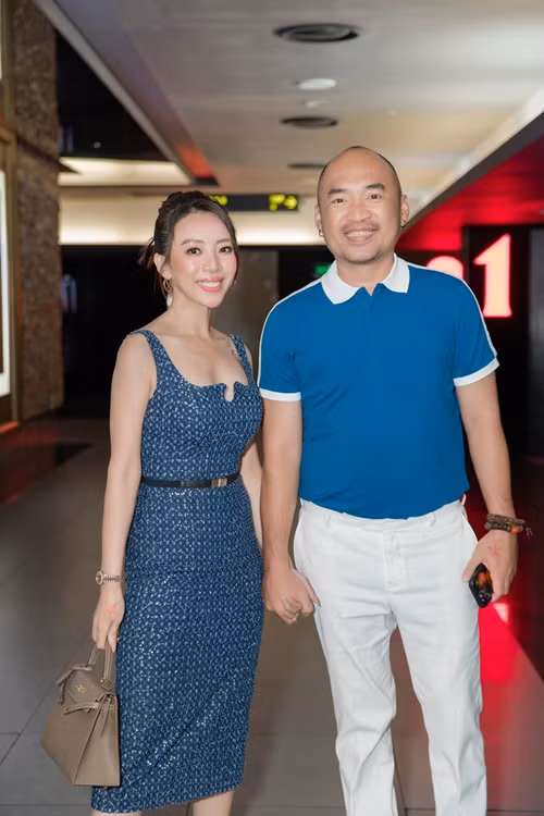 Theo Thu Trang, Tiến Luật ngày càng thành công khi kinh doanh. Ngoài ra, vợ chồng cô không có quan niệm ai hơn ai cái gì. “Vì của chồng công vợ, tất cả đều quy về một mối”, Thu Trang nói.