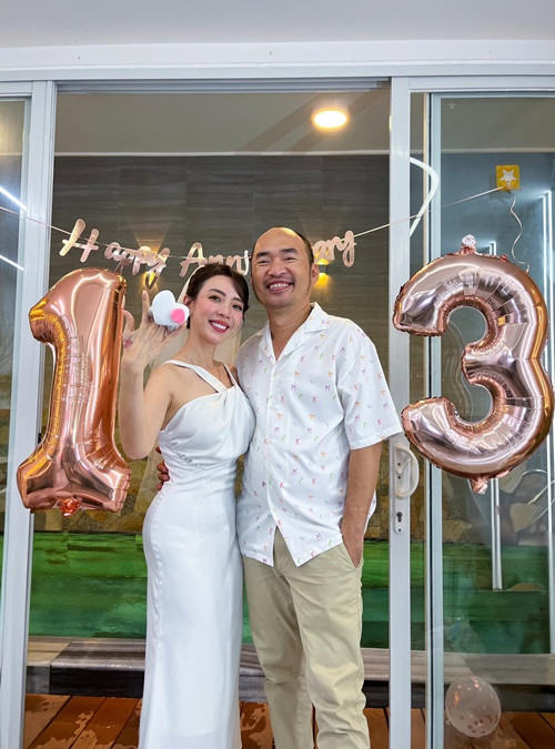 Giống Anh Tú, Tiến Luật cũng bị cho là lép vế trước vợ về sự nghiệp. Phía Tiến Luật chia sẻ trên Thể Thao Văn Hóa, anh không quan tâm chuyện hơn thua. Nam diễn viên cho biết, xuất phát điểm trong nghề của anh vốn đã thấp hơn Thu Trang.