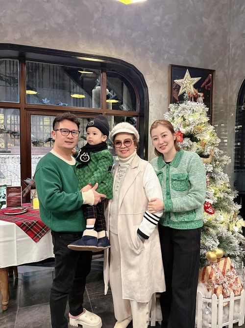 Mai Linh thân thiết với mẹ của Bằng Kiều.