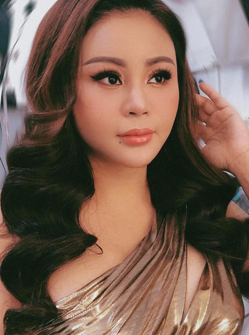 Ở tuổi 52, Lê Giang lựa chọn cuộc sống độc thân.