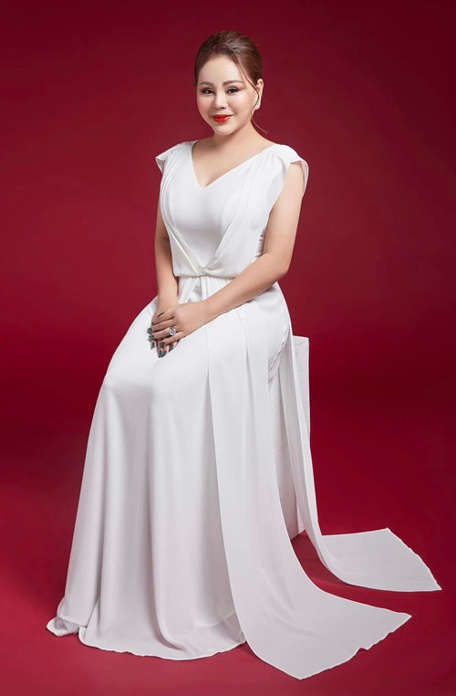 Nữ diễn viên có một căn biệt thự ven biển rộng 600 m2 trị giá gần 10 tỷ đồng ở Vũng Tàu. Cô còn tậu nhà ở Australia.