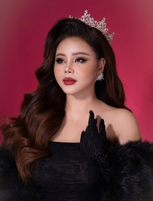 Lê Giang tham gia phim Gặp lại chị bầu ra rạp Tết Nguyên đán 2024.