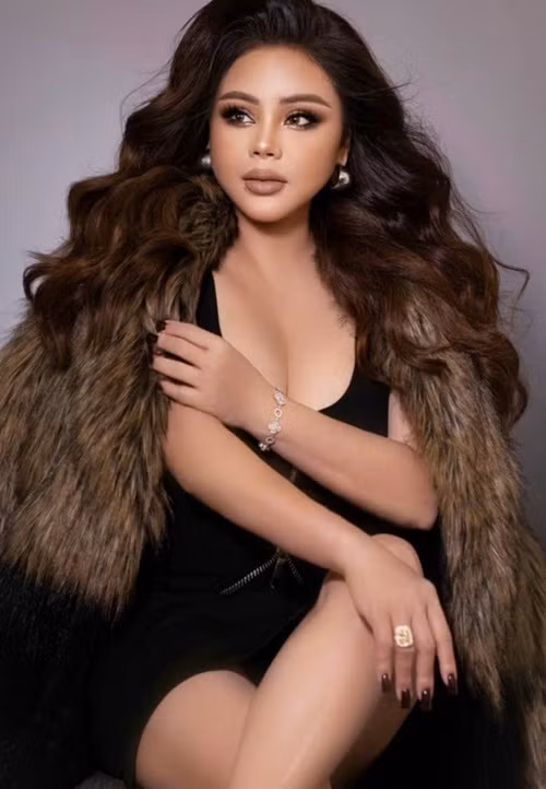 Mới đây, Lê Giang chia sẻ trên Vietnamnet, cô từng nghĩ không thể đóng phim điện ảnh vì sửa mặt quá nhiều.