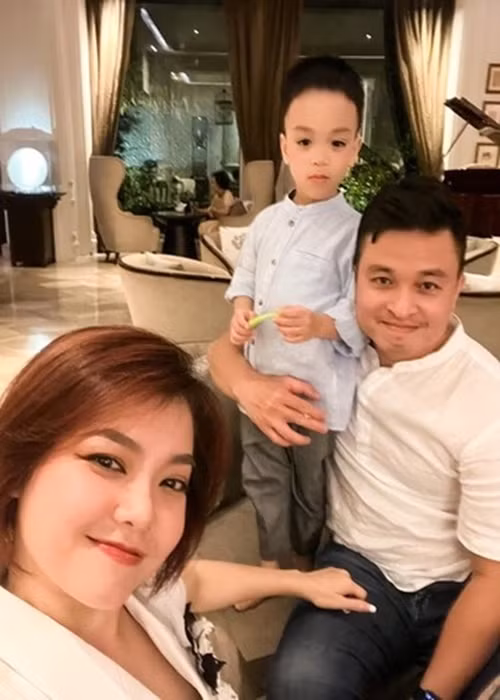 Sau 8 năm, ở lần cố gắng cuối cùng, Thanh Ngọc sinh con trai đầu lòng tên Ủn. Ảnh: FBNV.