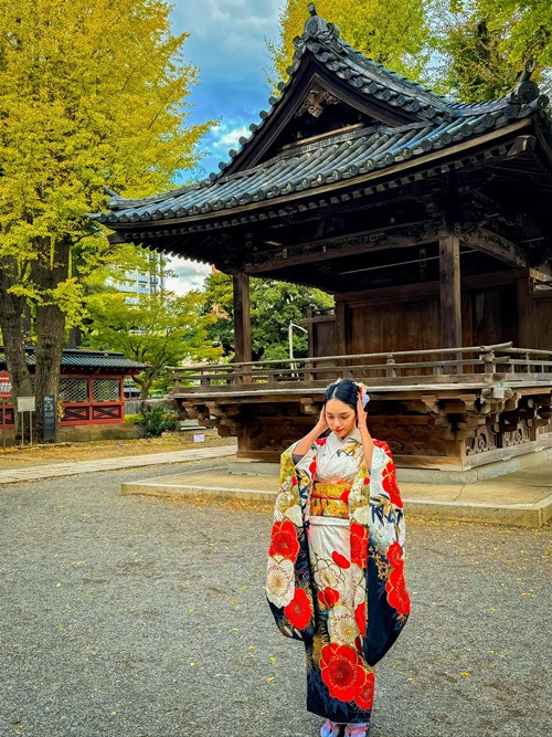 Hương Giang du lịch Thái Lan, Hàn Quốc, Nhật Bản, Mỹ, Italy.