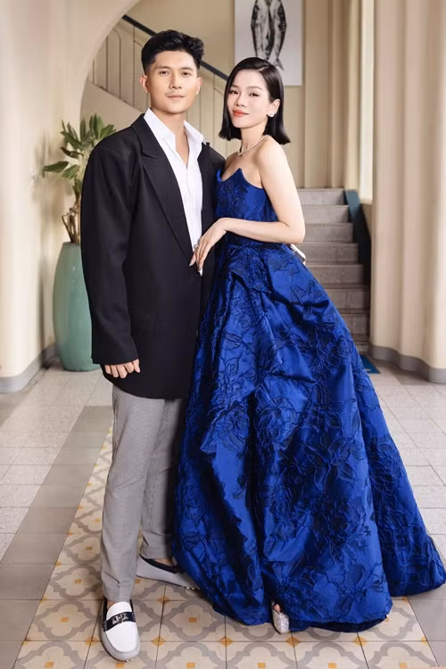 Kết thúc Chị đẹp đạp gió rẽ sóng, Lâm Bảo Châu tâm sự về người yêu. Anh viết: "Vui vì lần đầu tiên được đồng hành với cô bạn của tôi Lệ Quyên trong 1 show thực tế, thấy được mọi hỷ nộ ái ố của 1 người người phụ nữ mạnh mẽ, thẳng thắn sống hết mình với những điều lựa chọn, nên dẫu mọi thứ tốt hay xấu đến với bản thân thì sẽ luôn gấp đôi thậm chí gấp 3 so với cảm xúc bình thường...".