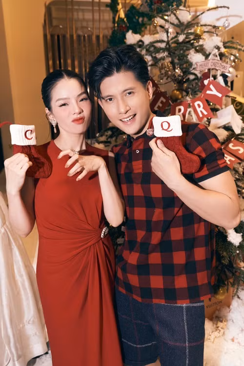 Bạn trai Lệ Quyên đã hy sinh sự nghiệp riêng để hỗ trợ cho người yêu. Nữ ca sĩ chia sẻ, trước đây, Lâm Bảo Châu rất bận rộn làm diễn viên, người mẫu. Tuy nhiên, kể từ khi chọn yêu Lệ Quyên, anh chấp nhận lui về làm hậu phương, đóng vai trò hỗ trợ cho bạn gái.