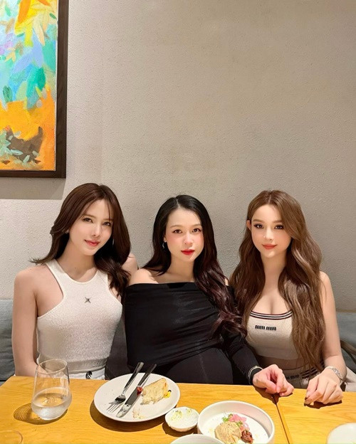 Sam chia sẻ, chồng cô chỉ là người bình thường. Để bảo vệ gia đình nhỏ của mình, nữ diễn viên giữ kín danh tính người bạn đời.