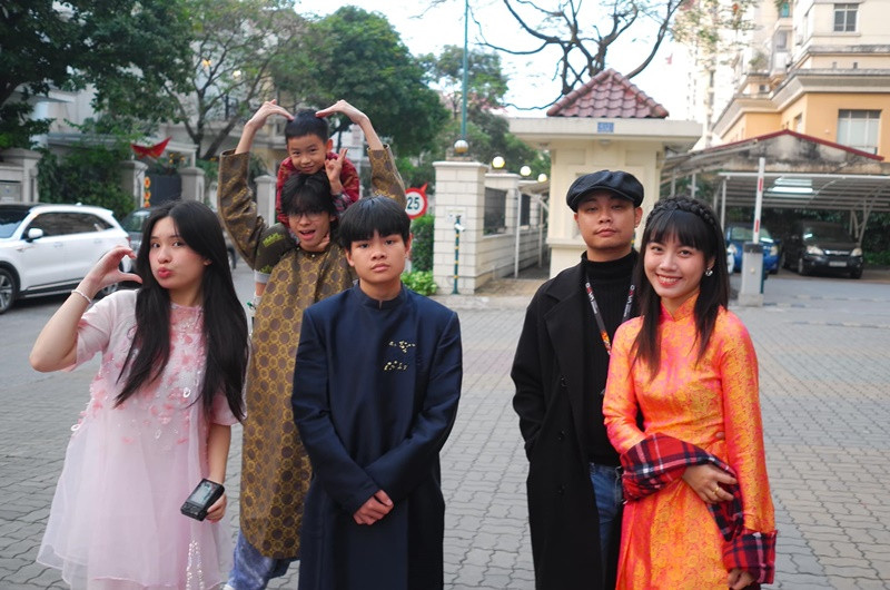 Trần Hoàng - con trai của đạo diễn Trần Lực và người vợ cũ đầu tiên đã lập gia đình, có con. Ảnh: FBNV.