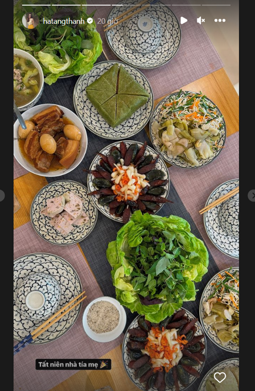 Tang Thanh Ha khoe an com tat nien o nha bo me de