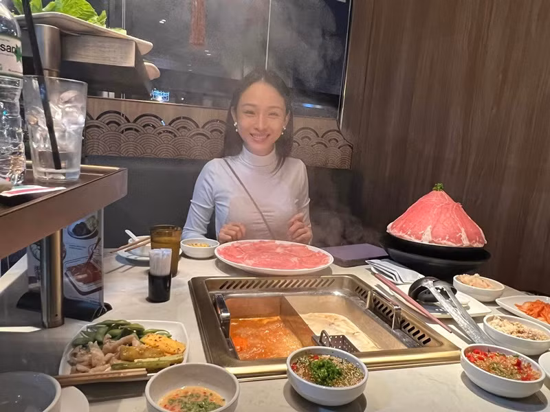 Phương Nga hiện tại kín tiếng về chuyện tình cảm. Năm 2022, cô từng chia sẻ, do cô ít ra ngoài gặp mọi người nên không có ai theo đuổi.