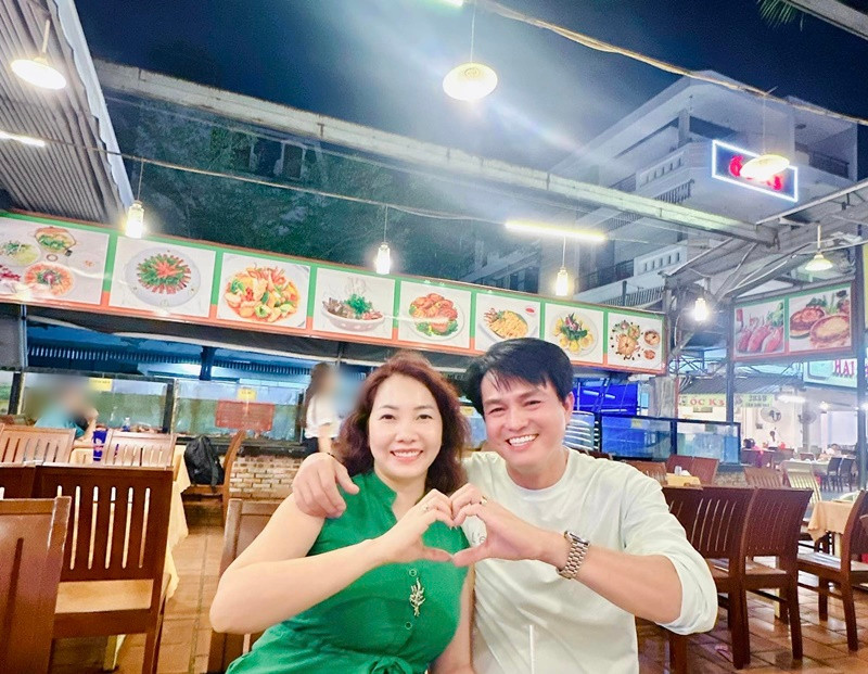 Trúc Trương cũng hết lòng chăm lo đến sự nghiệp diễn xuất của chồng. Cô thường xuyên chia sẻ các dự án phim ảnh của Cao Minh Đạt trên trang cá nhân.