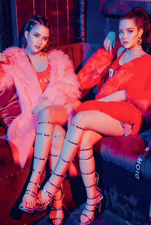 Bảo Anh - Bảo Trân đều sở hữu vẻ ngoài cuốn hút, gợi cảm. Ảnh: FBNV.