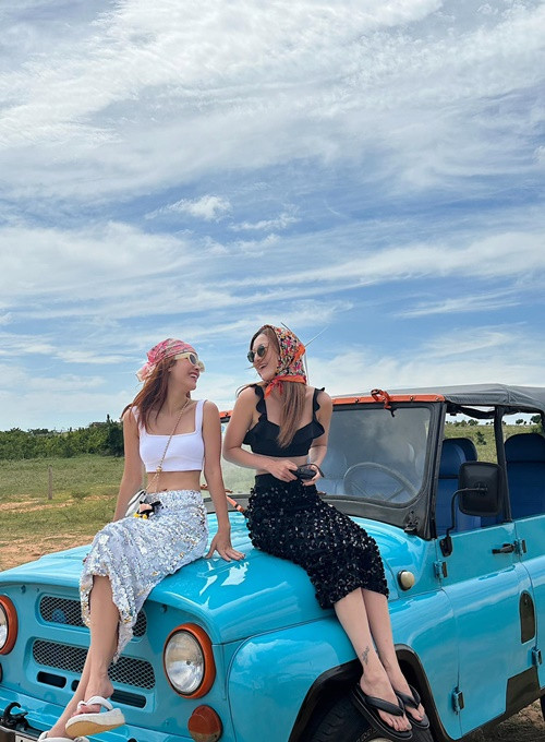 Yến Trang - em gái của Yến Nhi được người hâm mộ ca ngợi là nữ hoàng gợi cảm trong showbiz Việt. Ảnh: FBNV.