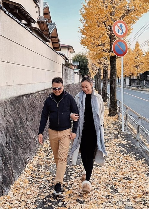 Bà bầu tận hưởng kỳ nghỉ dưỡng ở Nhật Bản cùng Shark Bình vào tháng 11/2023.