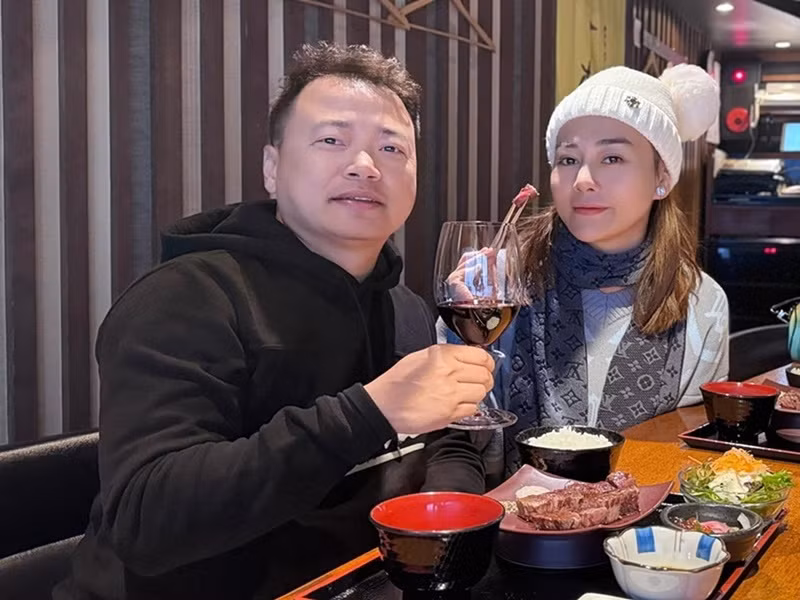 Trước khi mang thai, Phương Oanh du lịch nhiều nơi cùng Shark Bình.