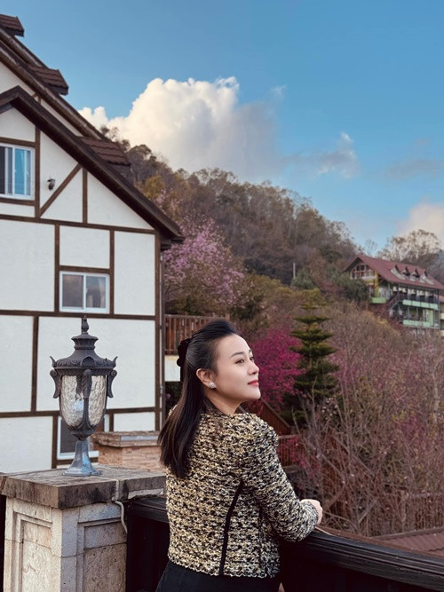 Phương Oanh được xem là bà bầu xinh đẹp nhất Vbiz hiện tại.