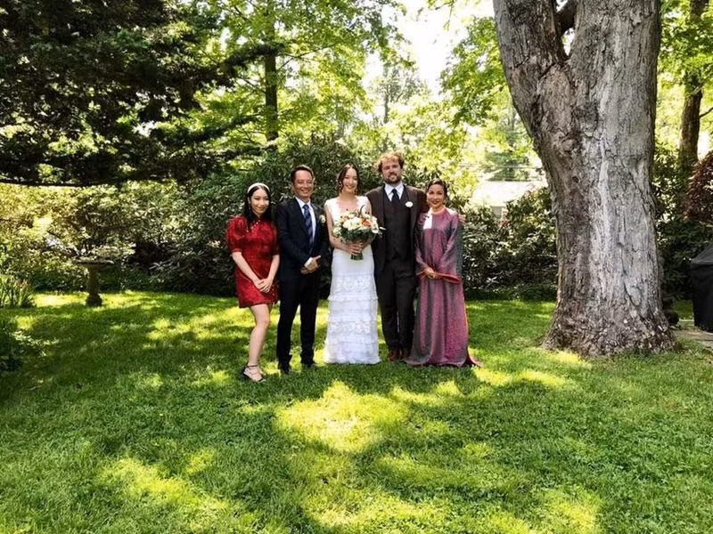 Con re ngoai quoc cua diva My Linh ve Viet Nam an Tet