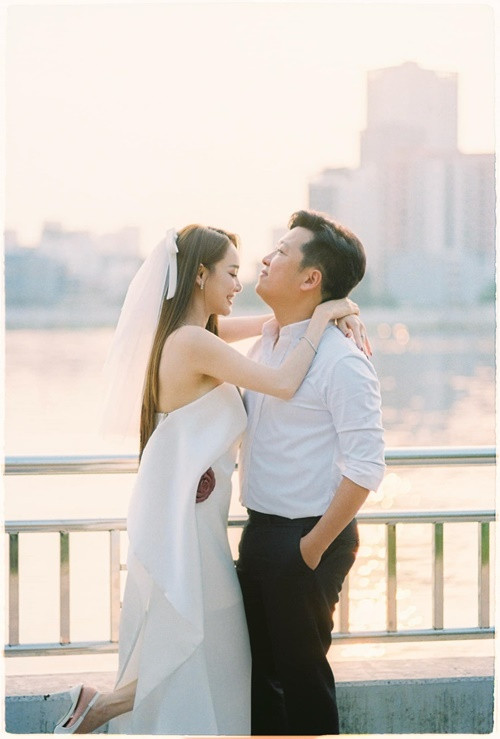 Nhã Phương khoe loạt ảnh hạnh phúc bên Trường Giang dịp Valentine vừa qua. Ảnh: FBNV.